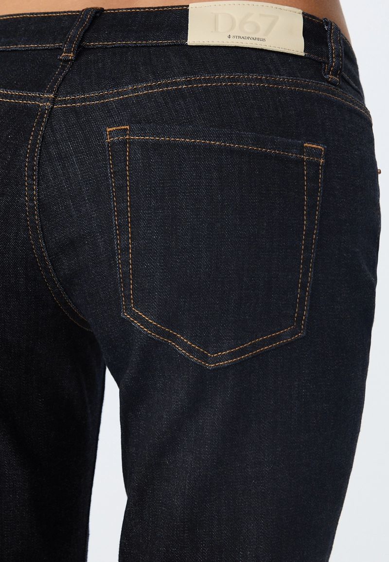 Джинсы D67 зауженные bootcut