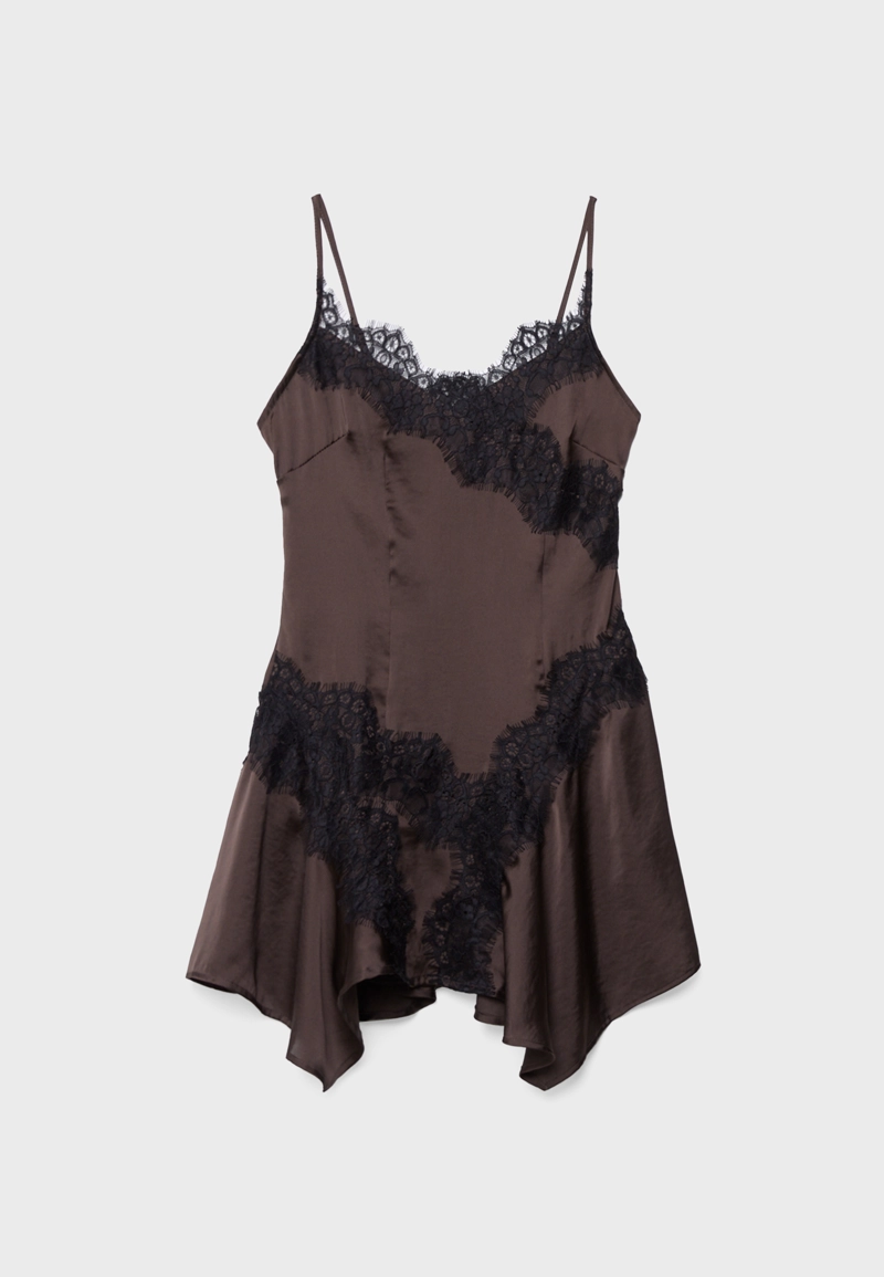 Короткое платье-комбинация с кружевом