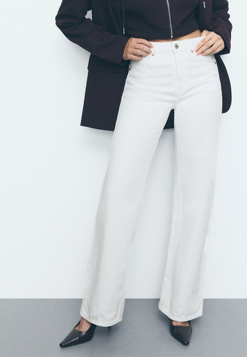 D92 Джинсы прямого широкого кроя