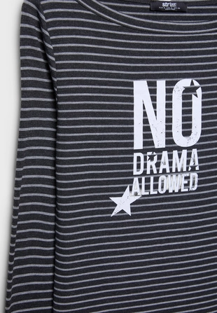 Футболка с вырезом «лодочка» и полосками- Заказать в России