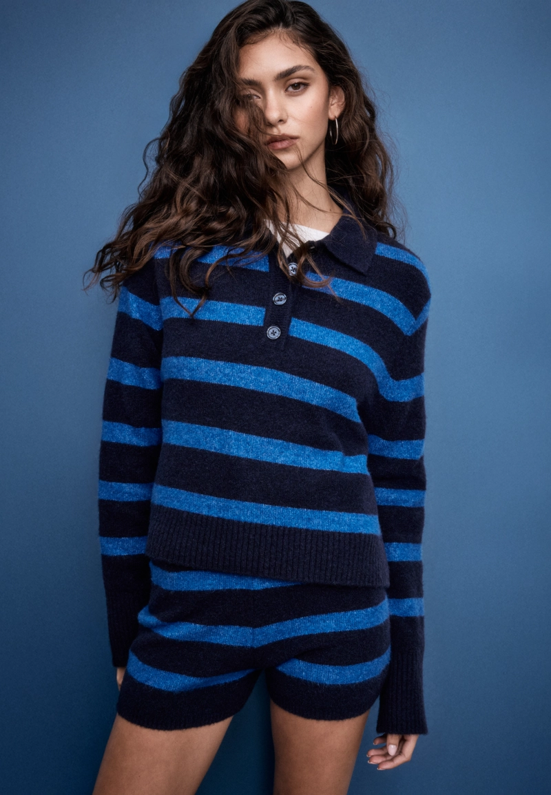Полосатый свитер-поло