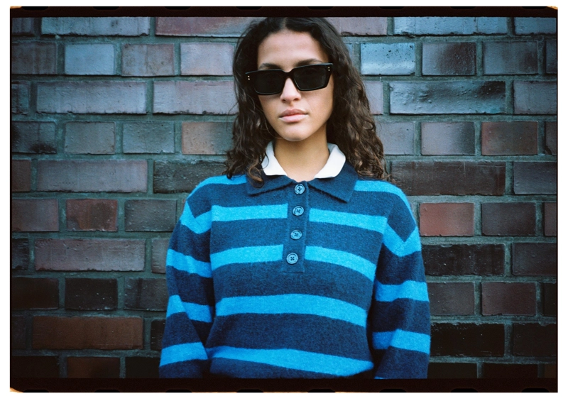 Полосатый свитер-поло