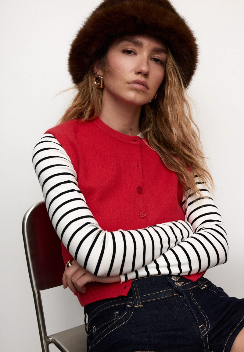 Трикотажный жилет с подплечниками