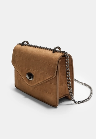 Сумка с плечевым ремнем и текстурной застежкой- Заказать в России