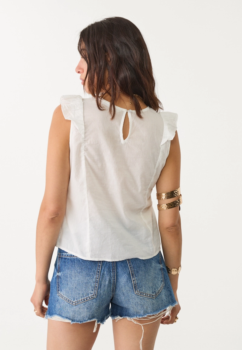 Топ с вышивкой и оборками