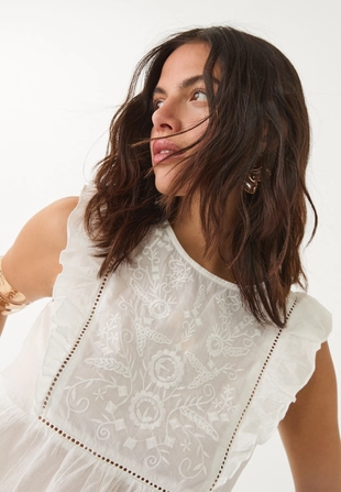 Топ с вышивкой и оборками- Заказать в России