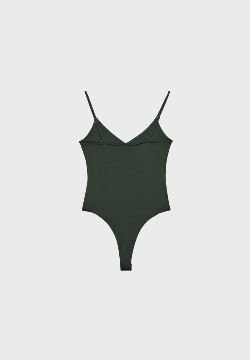 Базовый боди на бретелях