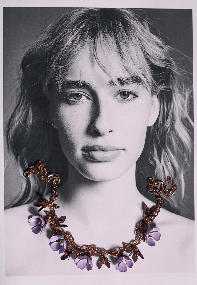 Ожерелье с подвесками-цветами