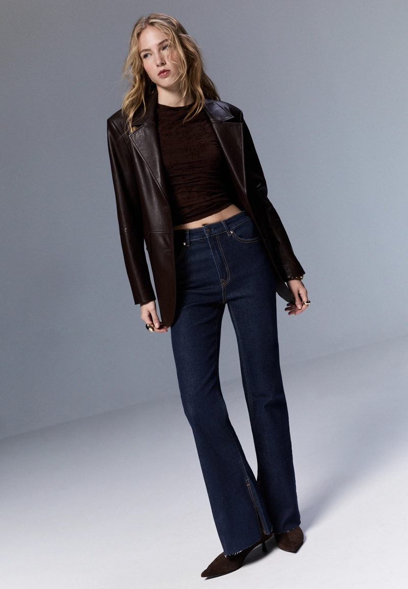 Джинсы-клеш с разрезами D74