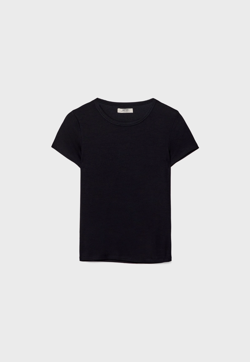 Футболка в рубчик с короткими рукавами