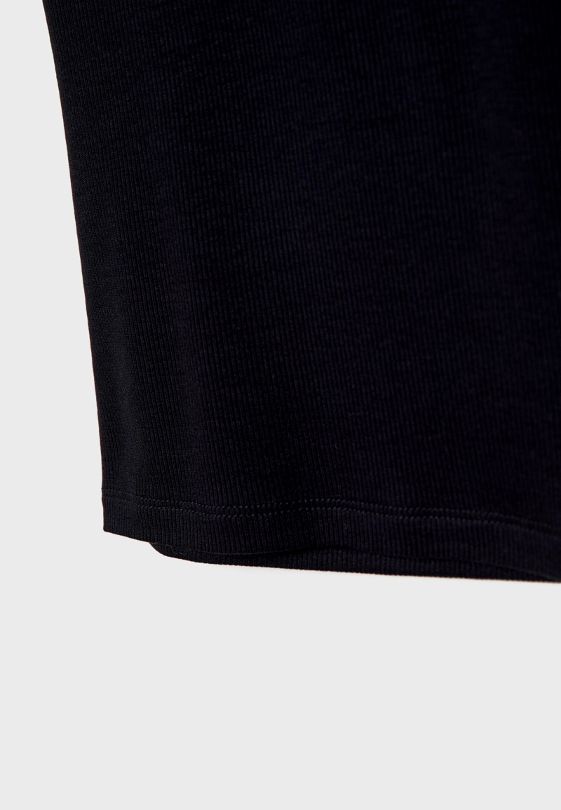 Футболка в рубчик с короткими рукавами