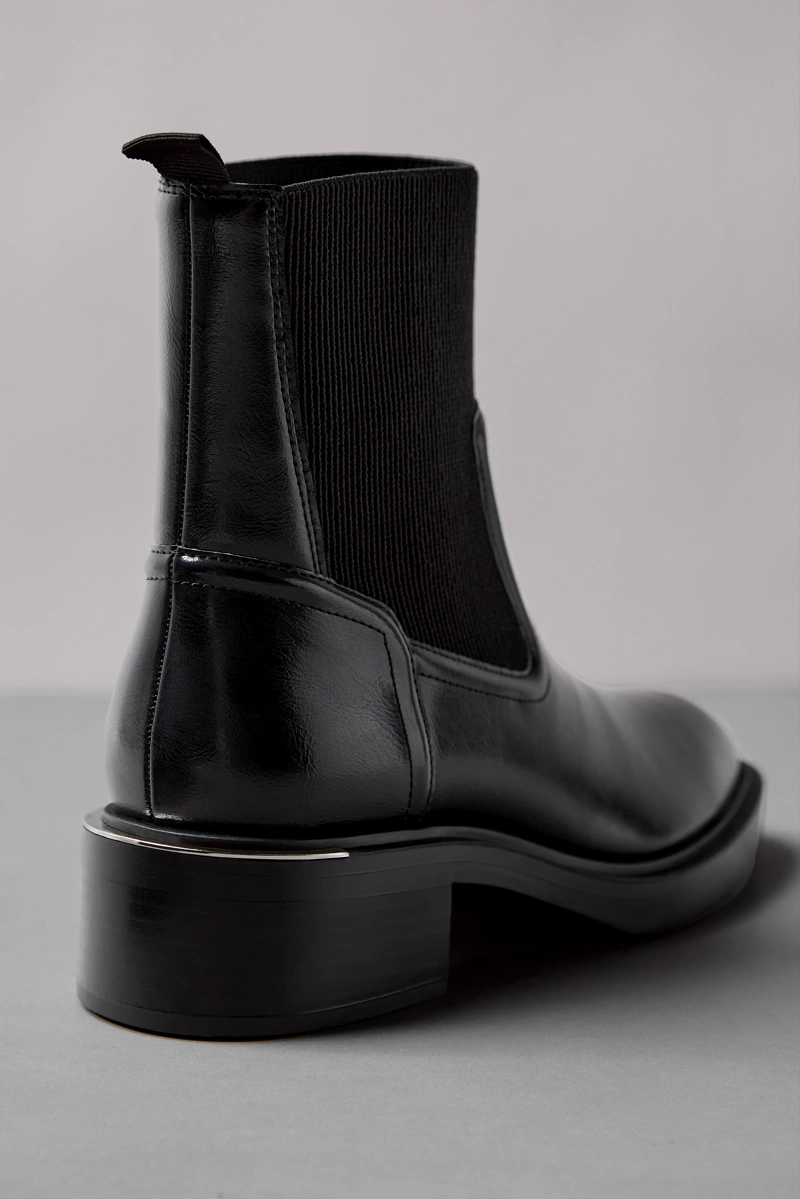 Ботинки челси на плоской подошве