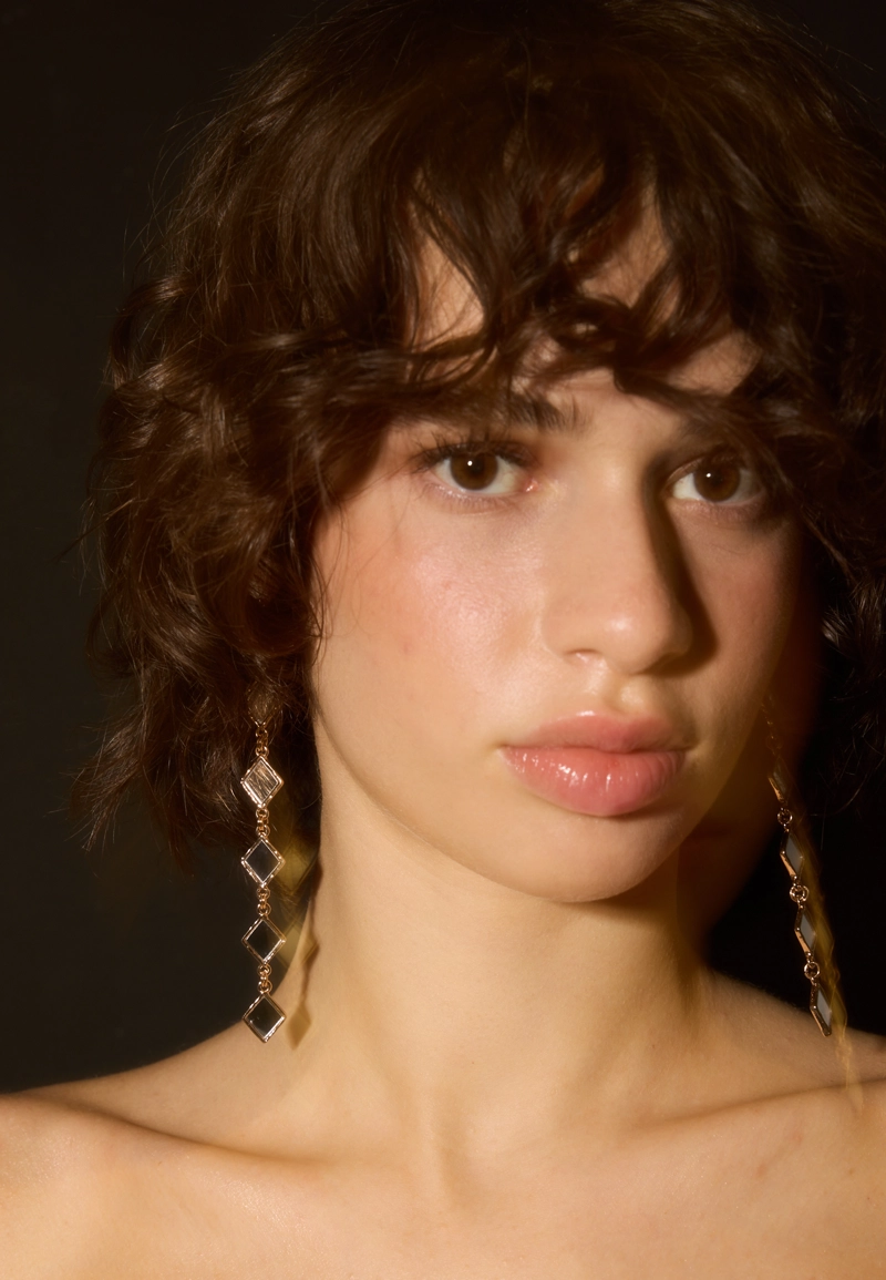 Длинные серьги с эффектом стекла