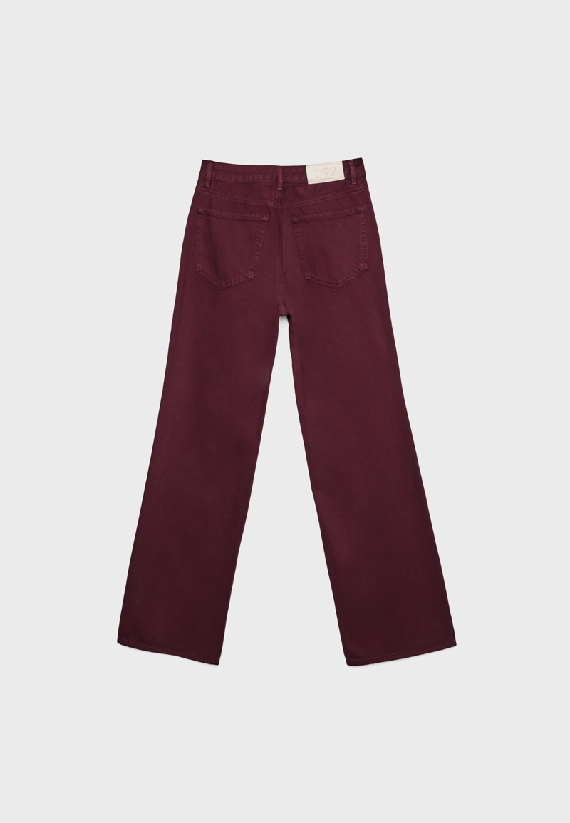 D92 Джинсы прямого широкого кроя