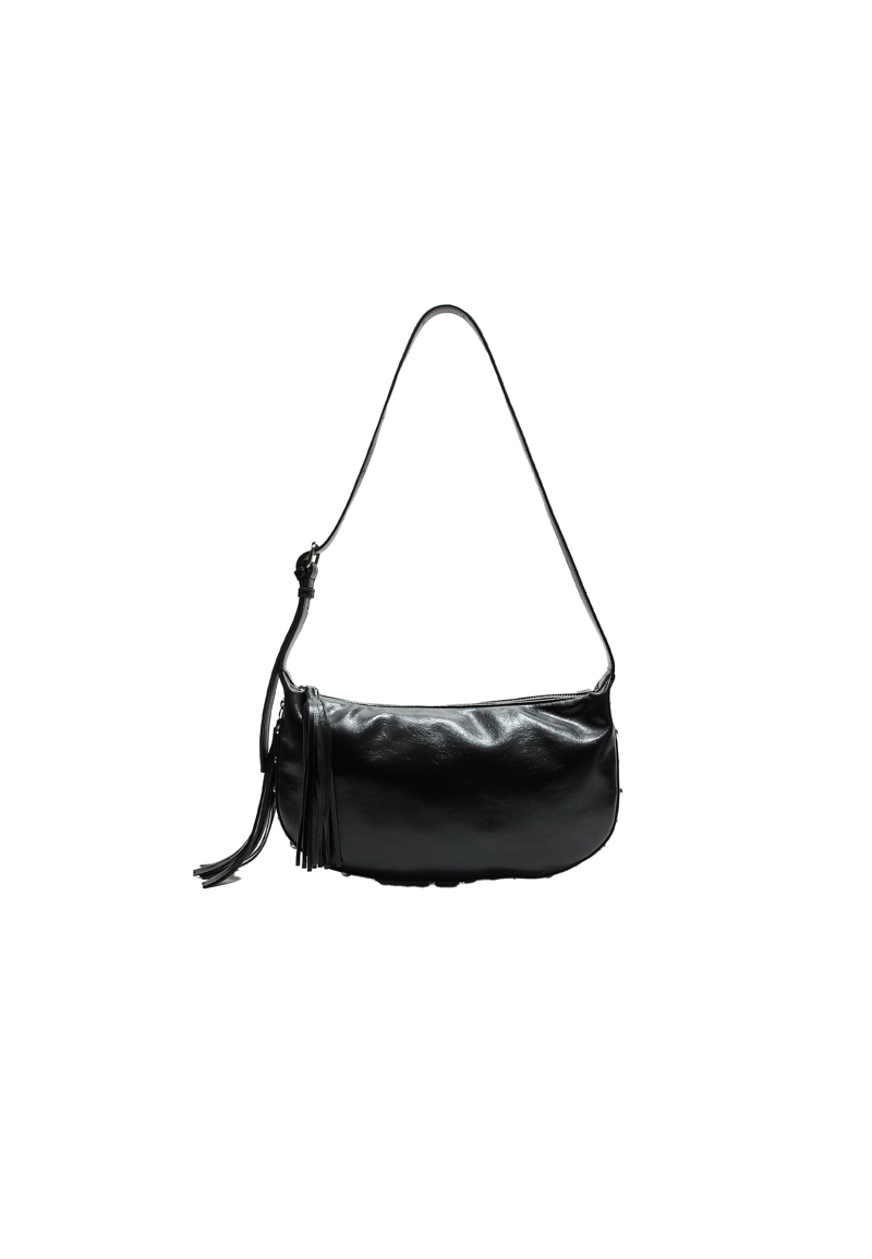 Сумка с заклепками и бахромой