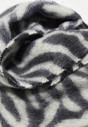 Шарф с анималистическим принтом- Заказать в России