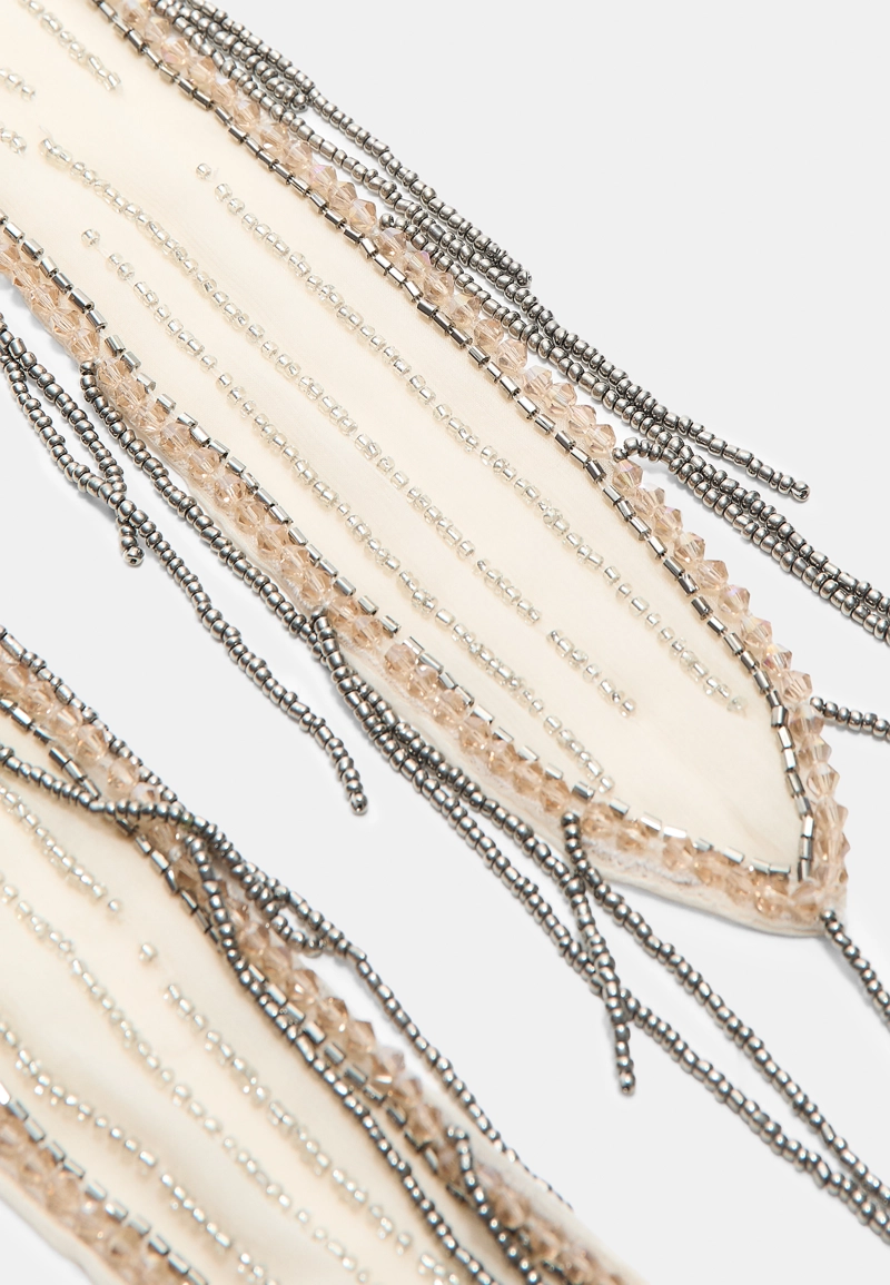 Платок с бусинами