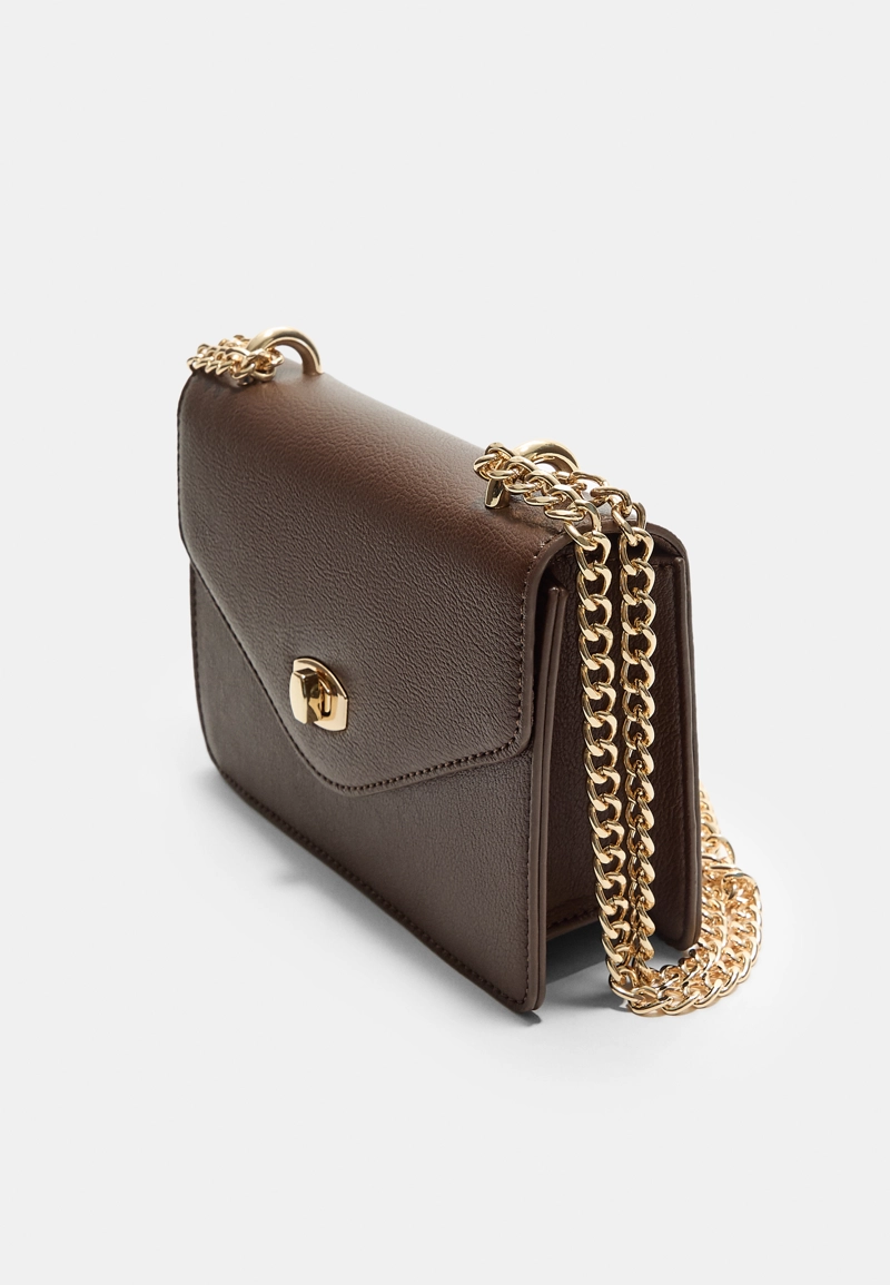 Сумка с плечевым ремнем и застежкой