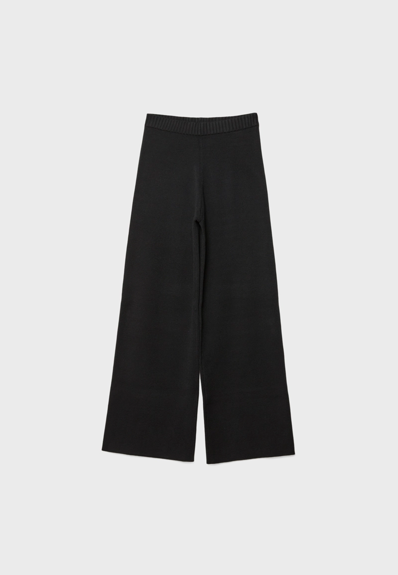 Длинные широкие трикотажные брюки