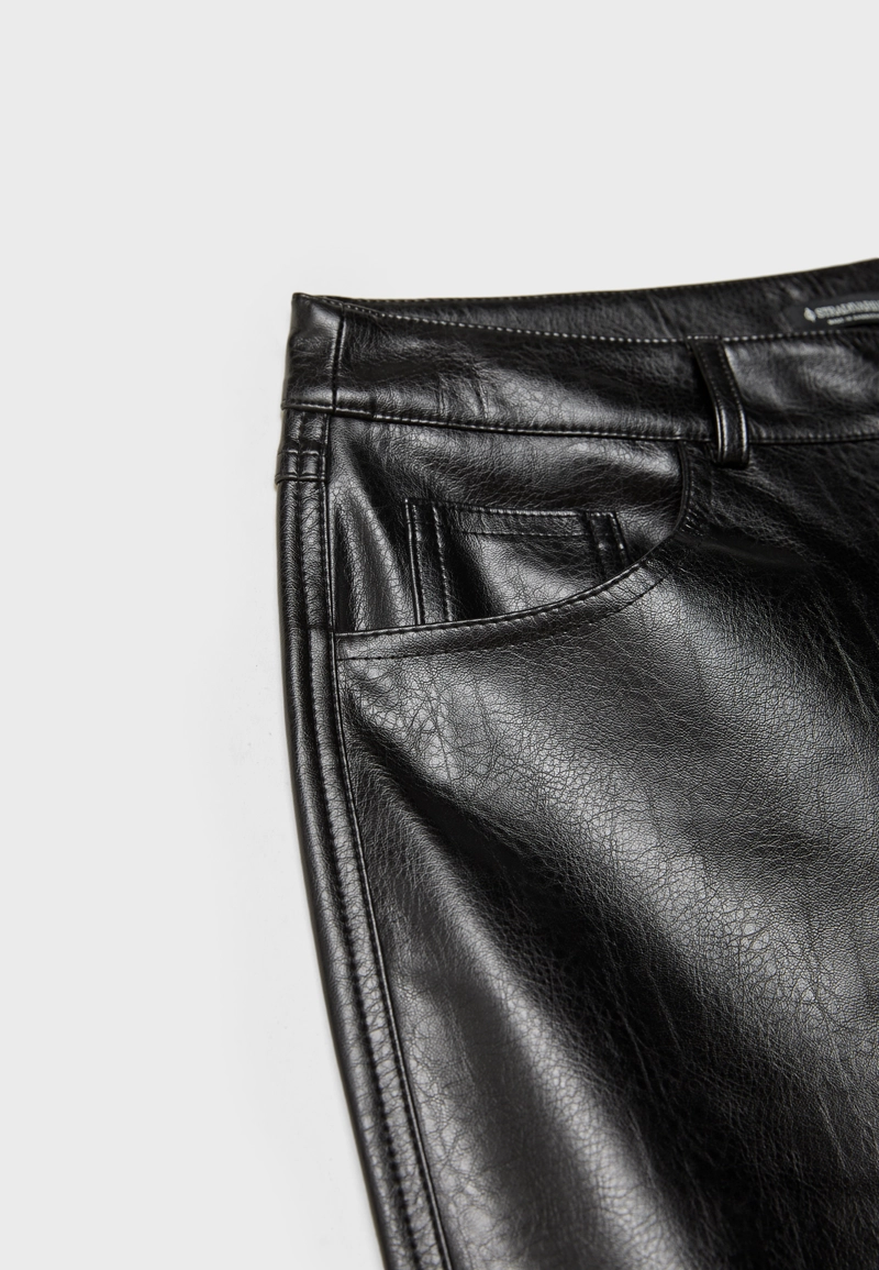 Прямые брюки из текстурной искусственной кожи