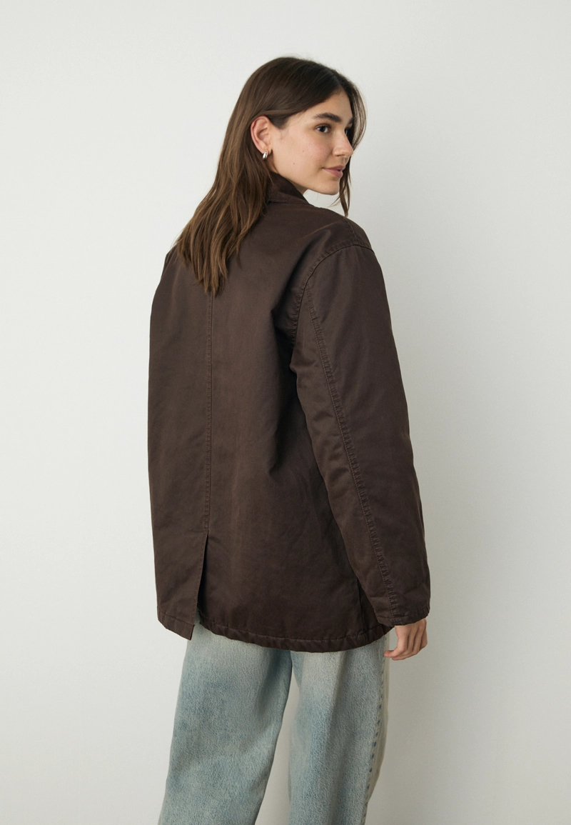 Парка с вощеным покрытием и множеством карманов