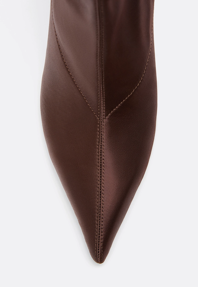 Эластичные ботильоны на каблуке