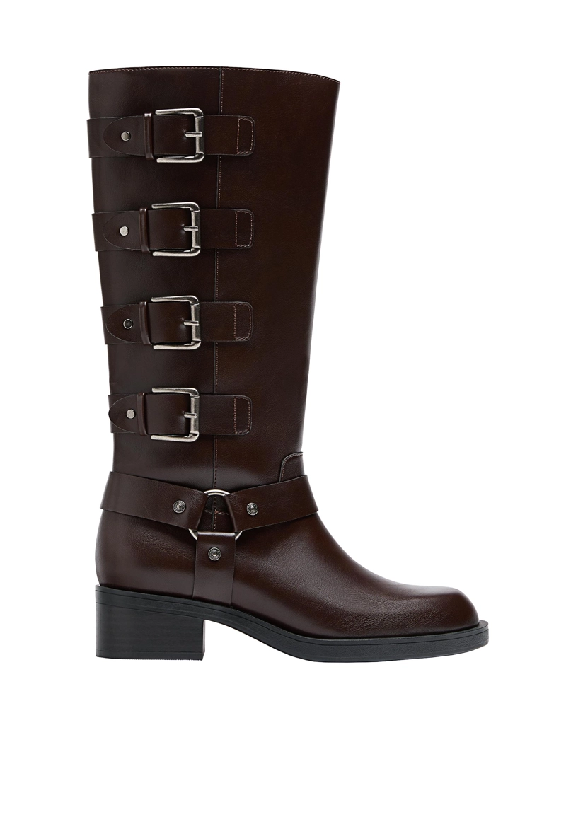 Плоские байкерские ботинки с пряжками