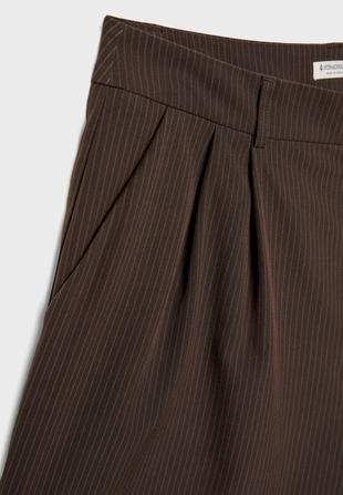 Нарядные шорты в полоску с защипами- Заказать в России