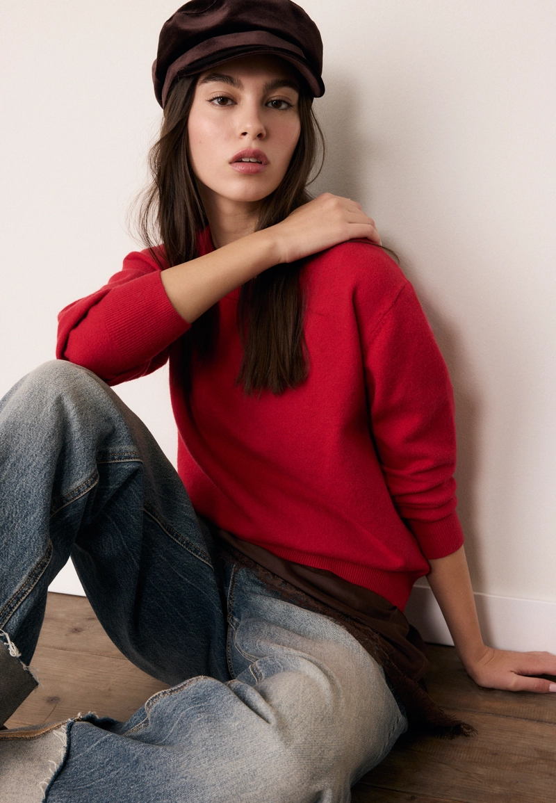 Базовый свитер из мягкого трикотажа