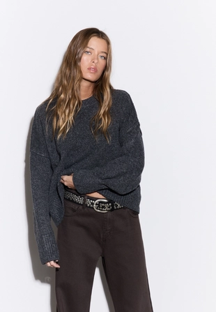 Вязаный свитер с круглым вырезом- Заказать в России