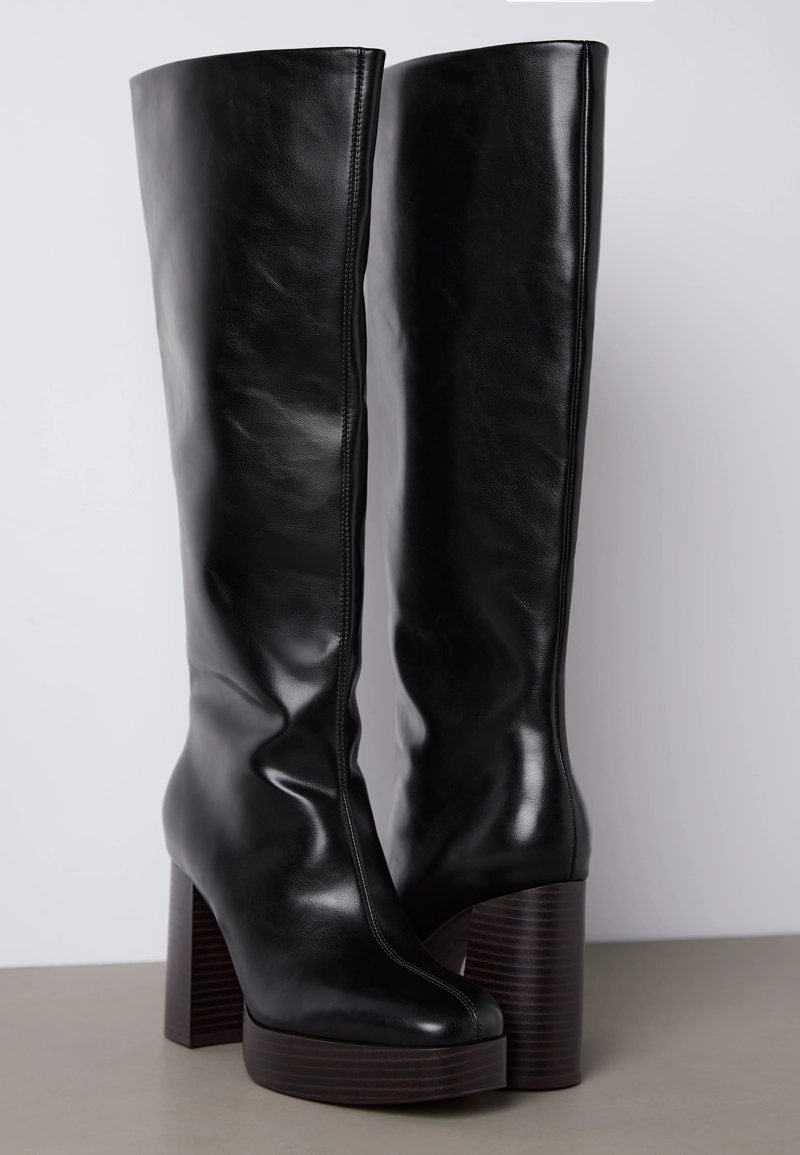 Высокие сапоги на платформе и каблуке