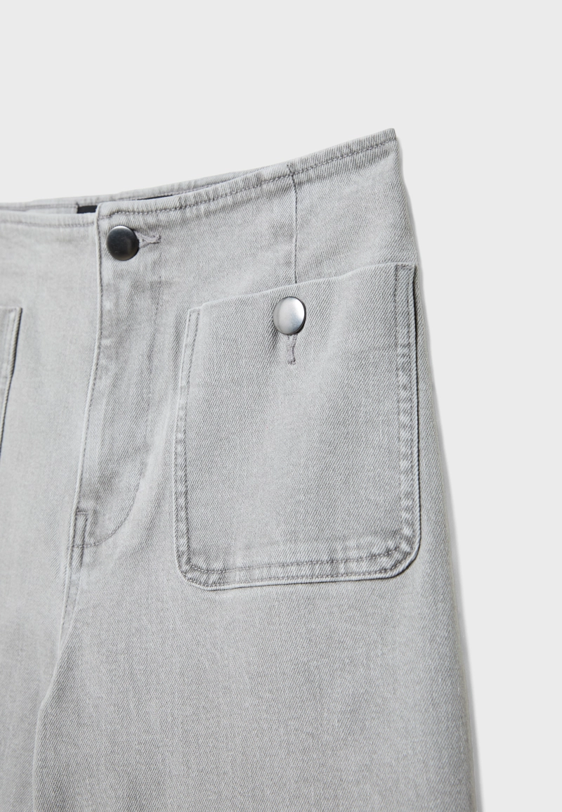 Джинсы D77 в минималистичном стиле с карманами