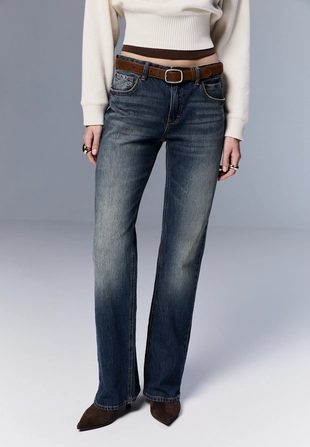 Джинсы D68 фасона BOOTCUT с поясом- Заказать в России