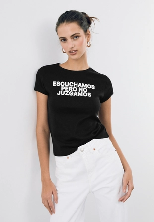 Облегающая футболка с текстом- Заказать в России