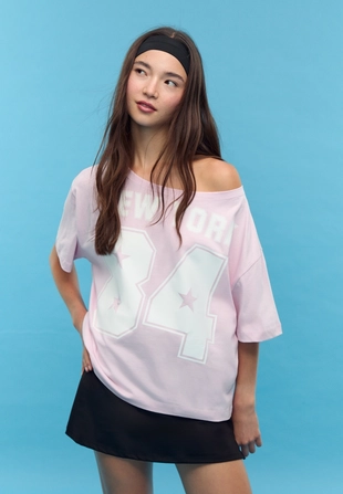 Футболка с принтом и вырезом «лодочка»- Заказать в России