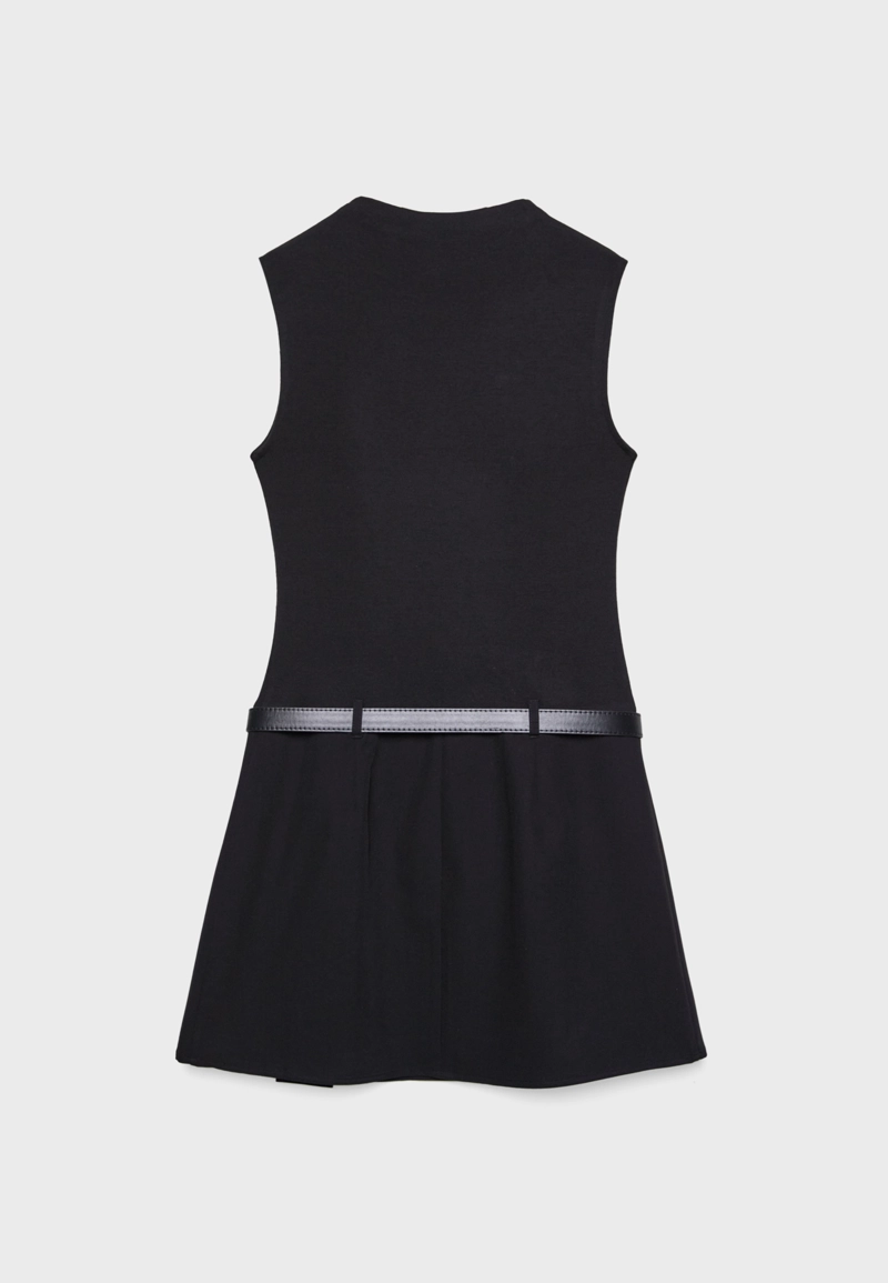 Короткое комбинированное платье с поясом