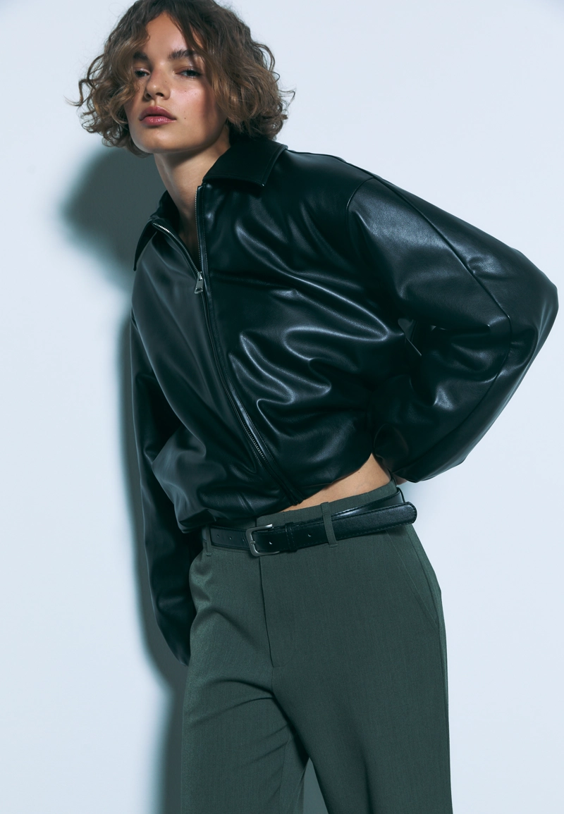 Прямые струящиеся брюки с поясом