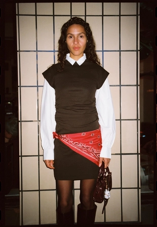 Короткое приталенное платье со сборками- Заказать в России