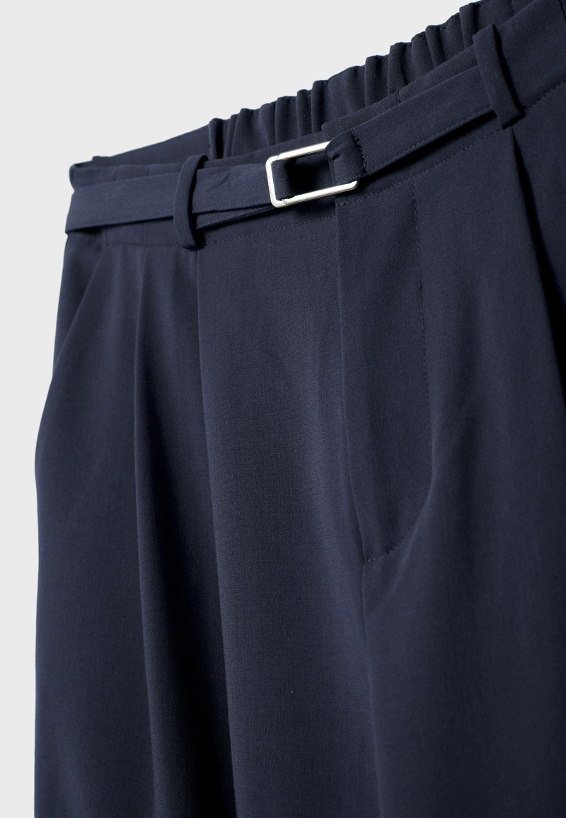 Широкие брюки с пряжкой