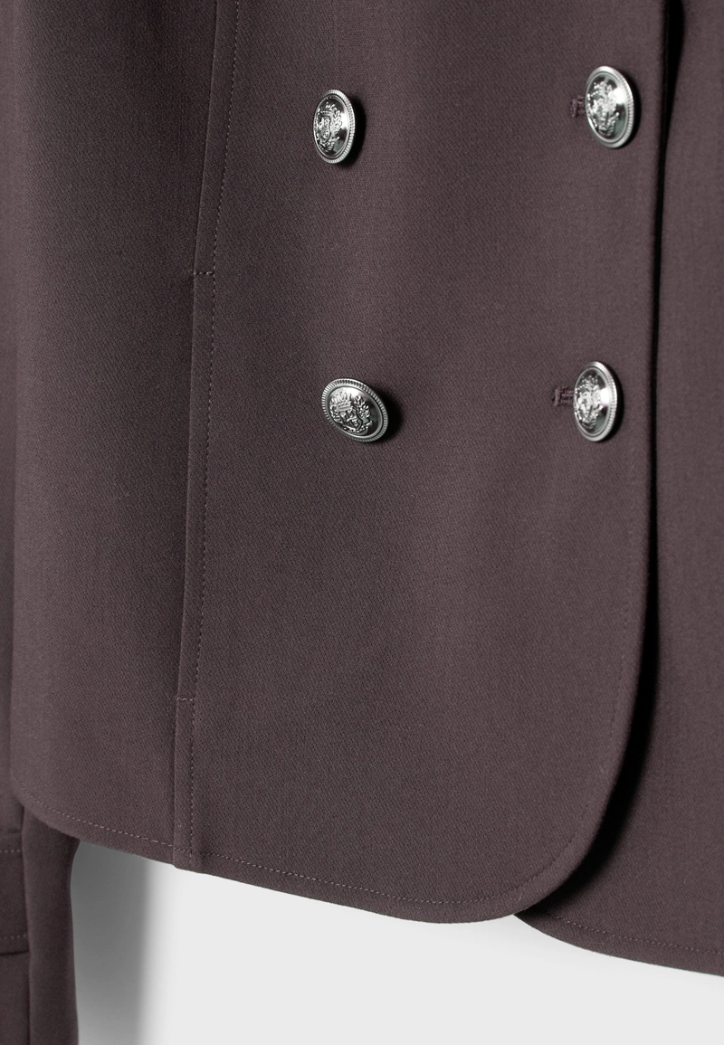 Пиджак с гравированными пуговицами