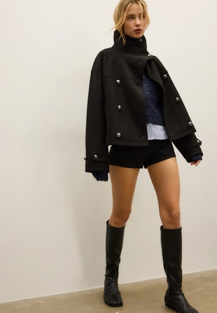 Куртка с высоким воротником и мягкой текстурой- Заказать в России