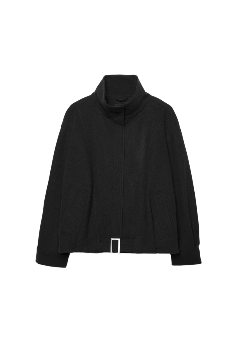 Объемная куртка-бомбер из мягкой ткани