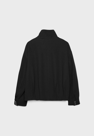 Объемная куртка-бомбер из мягкой ткани- Заказать в России