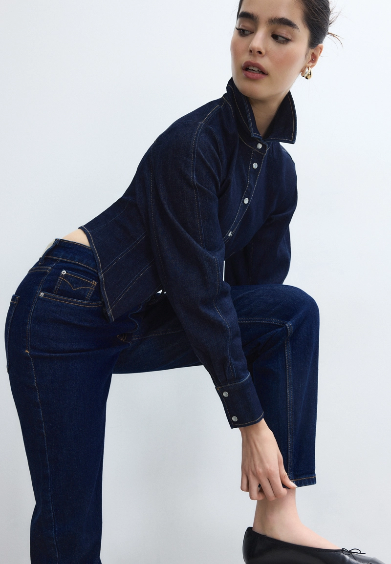 D10 Джинсы mom зауженного кроя