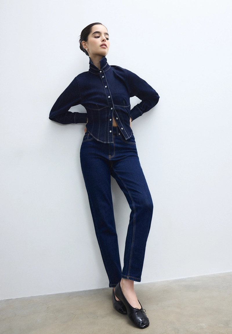 D10 Джинсы mom зауженного кроя