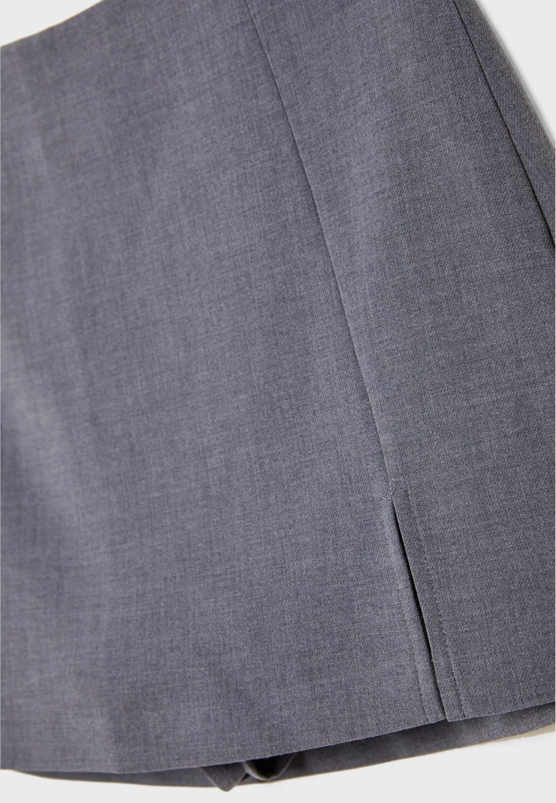 Юбка-шорты с разрезом сбоку