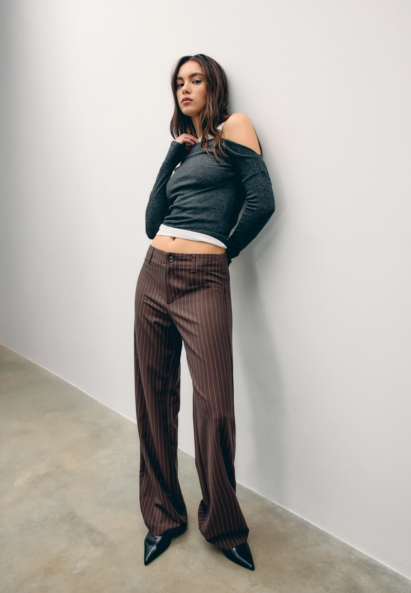 Классические зауженные брюки в полоску