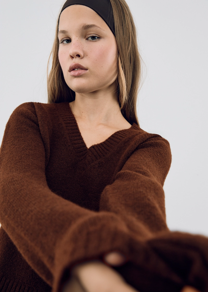 Укороченный трикотажный джемпер с мягкой текстурой