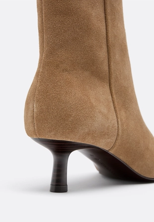 Ботильоны на среднем тонком каблуке из кожи- Заказать в России