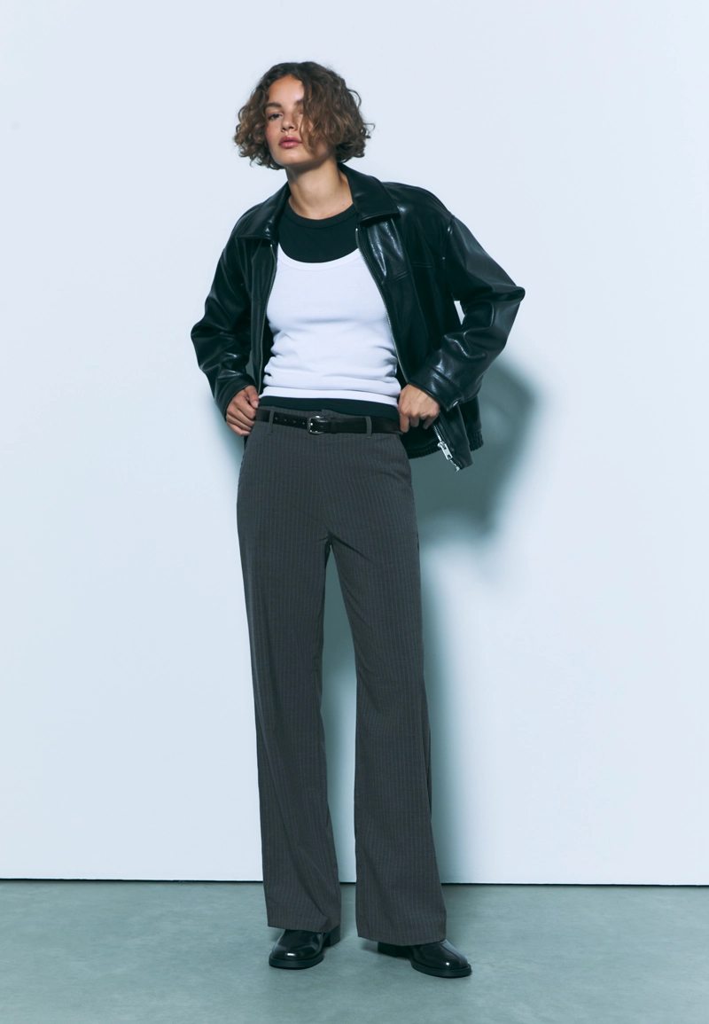 Прямые струящиеся брюки с поясом